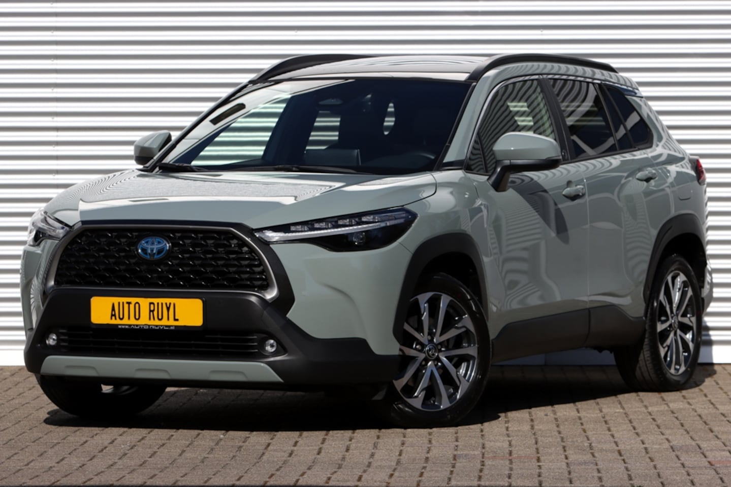 Toyota Corolla Cross - Hybrid 200 Advent. / Pano / 4X4 - AutoWereld.nl