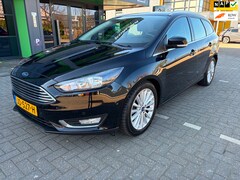 Ford Focus Wagon - 1.5 Titanium / Automaat / Trekhaak / Navi / PDC