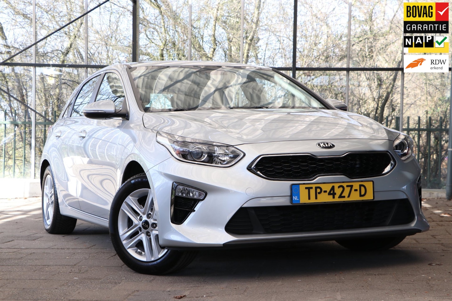 Kia Cee'd - Ceed 1.0 T-GDi DynamicLine Navi / Lane-assist / PDC + Camera / All-in prijs! / 12mnd Bovag - AutoWereld.nl