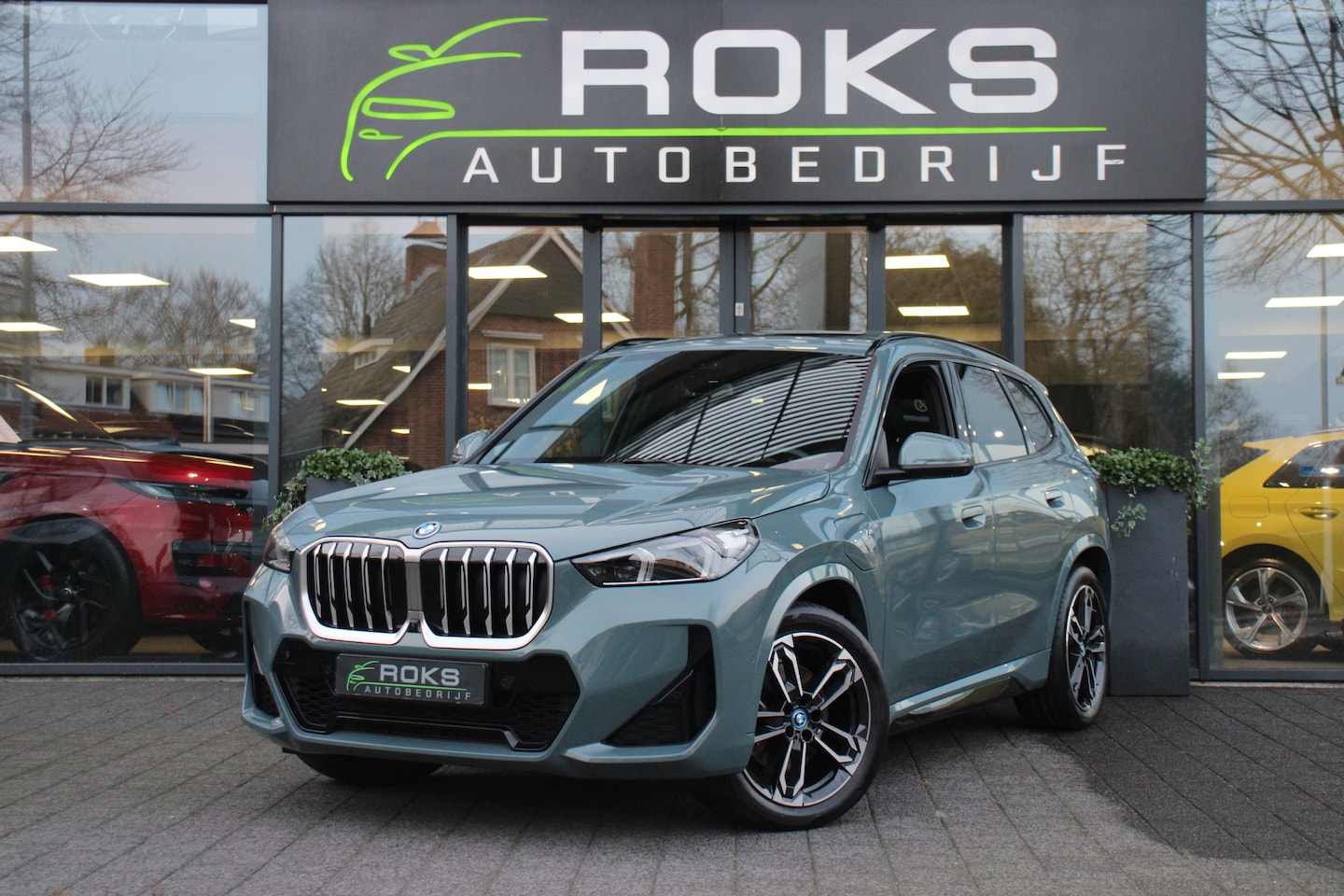 BMW X1 - xDrive25e M-Sportpakket Shadowline/InnovationPack/Leder/Panoramadak - AutoWereld.nl