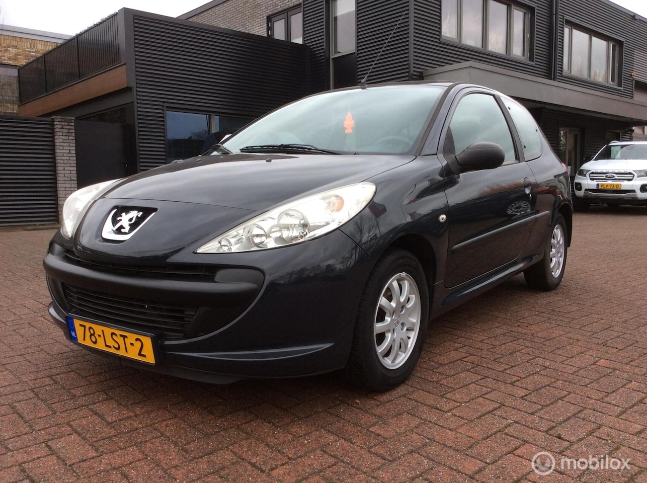 Peugeot 206 - 1.1 XR Trekhaak radio Cd Nap Lm Vlg Elektr RM - AutoWereld.nl