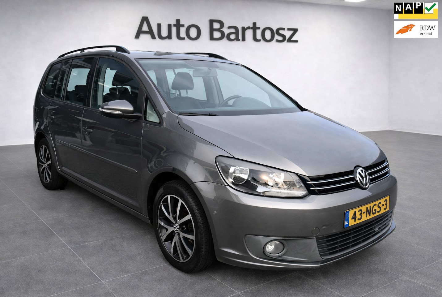 Volkswagen Touran - 1.2 TSI Trendline BlueMotion nieuwe ketting/RIJKLAAR - AutoWereld.nl