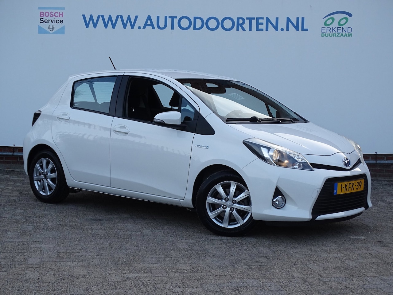 Toyota Yaris - 1.5 Full Hybrid Aspiration|CAM|NAV| - AutoWereld.nl