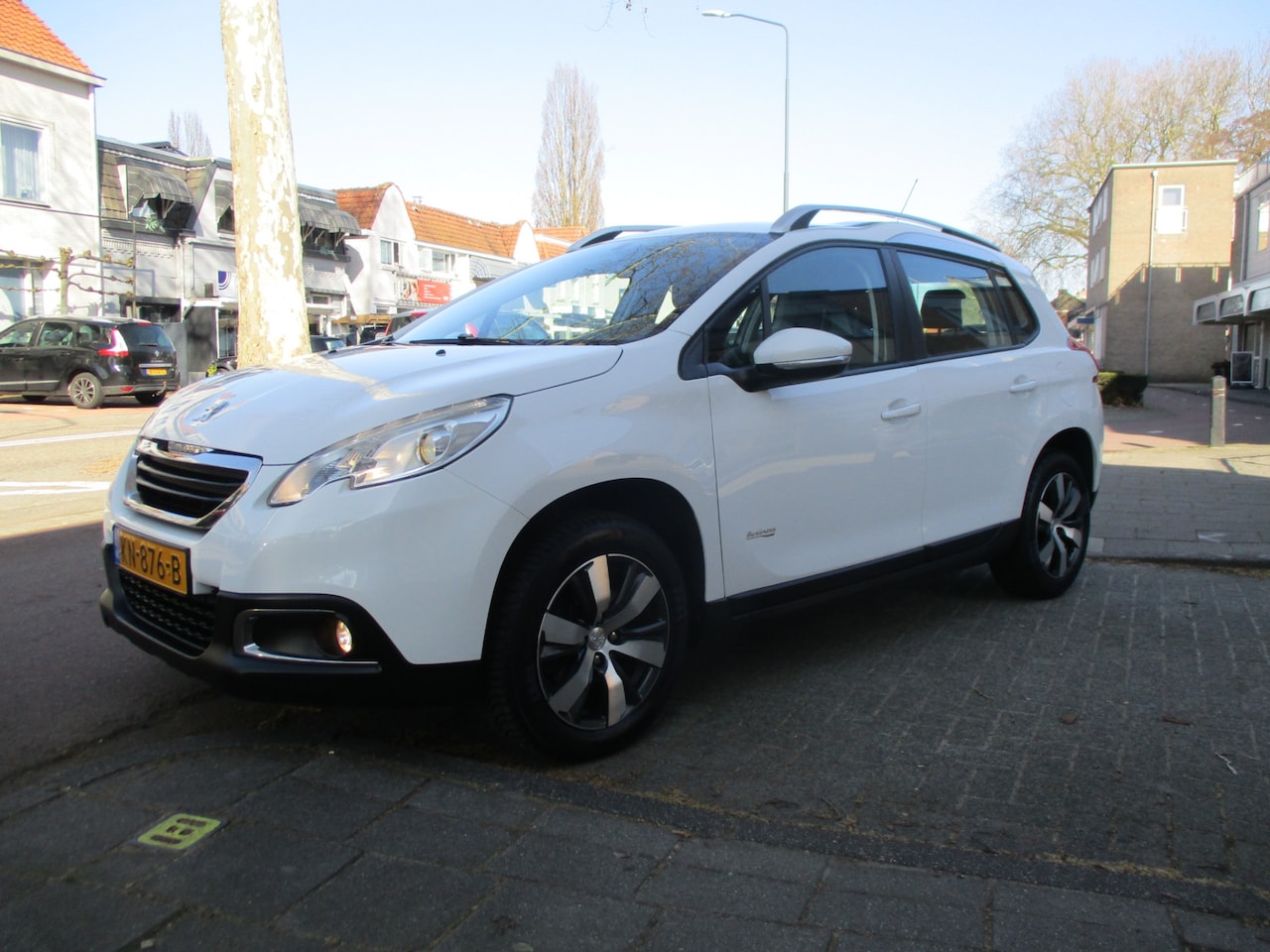 Peugeot 2008 - 1.6 VTi Allure 5-drs / AIRCO / NAVI / TREKHAAK / 114dkm - AutoWereld.nl
