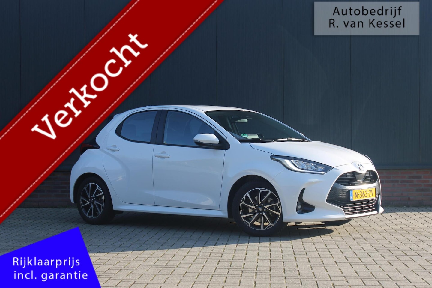 Toyota Yaris - 1.5 Hybrid TeamNL / Dynamic I Allseason banden I Trekhaak afn. I NL-auto - AutoWereld.nl