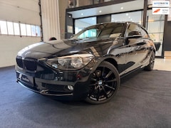 BMW 1-serie - Black line Keyles 18' Lm velgen Garantie Dealer Onderhouden Parkeersensoren