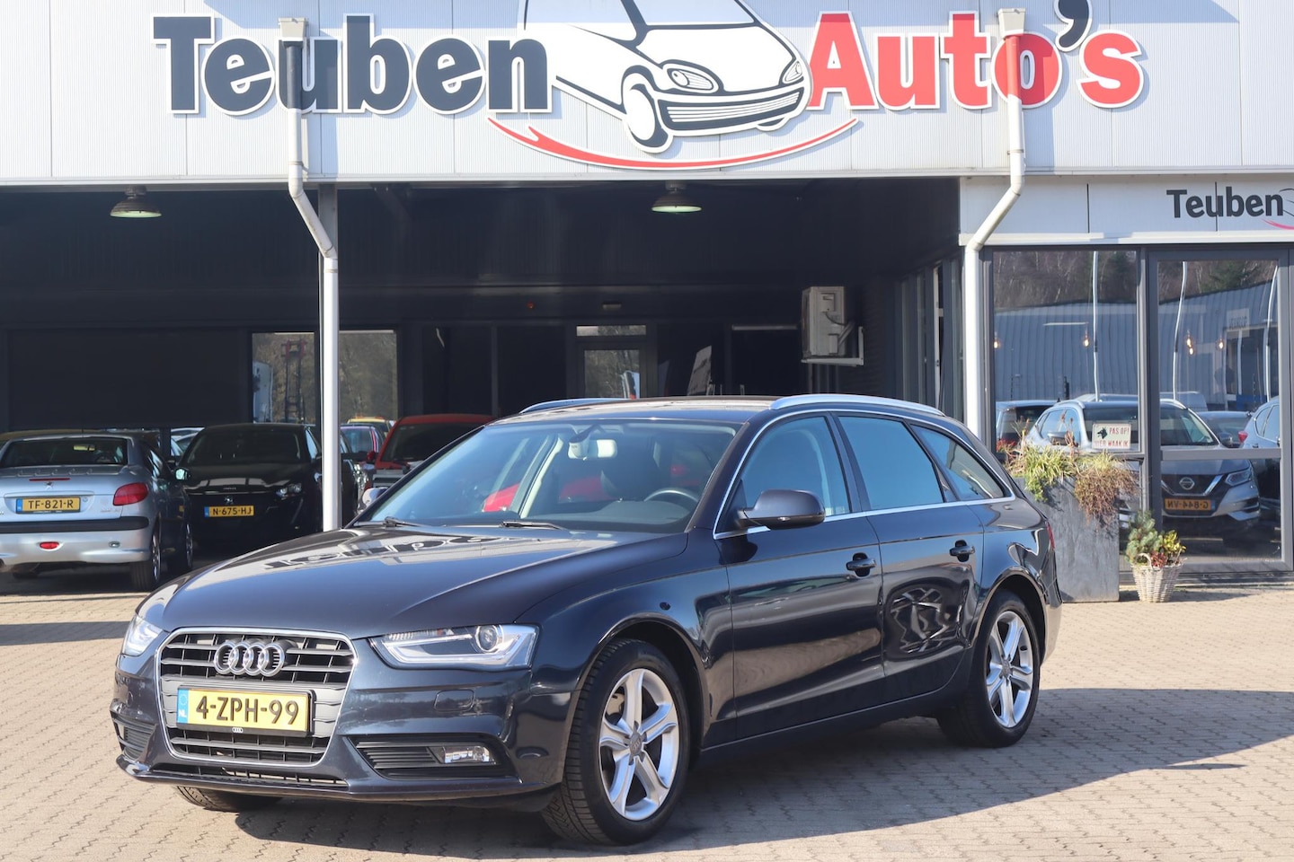 Audi A4 Avant - 1.8 TFSI Advance Navigatie, Cruise control, Climate control, Afneembare trekhaak - AutoWereld.nl