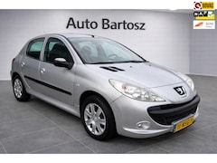 Peugeot 206 - | NAP | 1e eigenaar | Nieuwe distributieriem | Zuinig | Regensensor