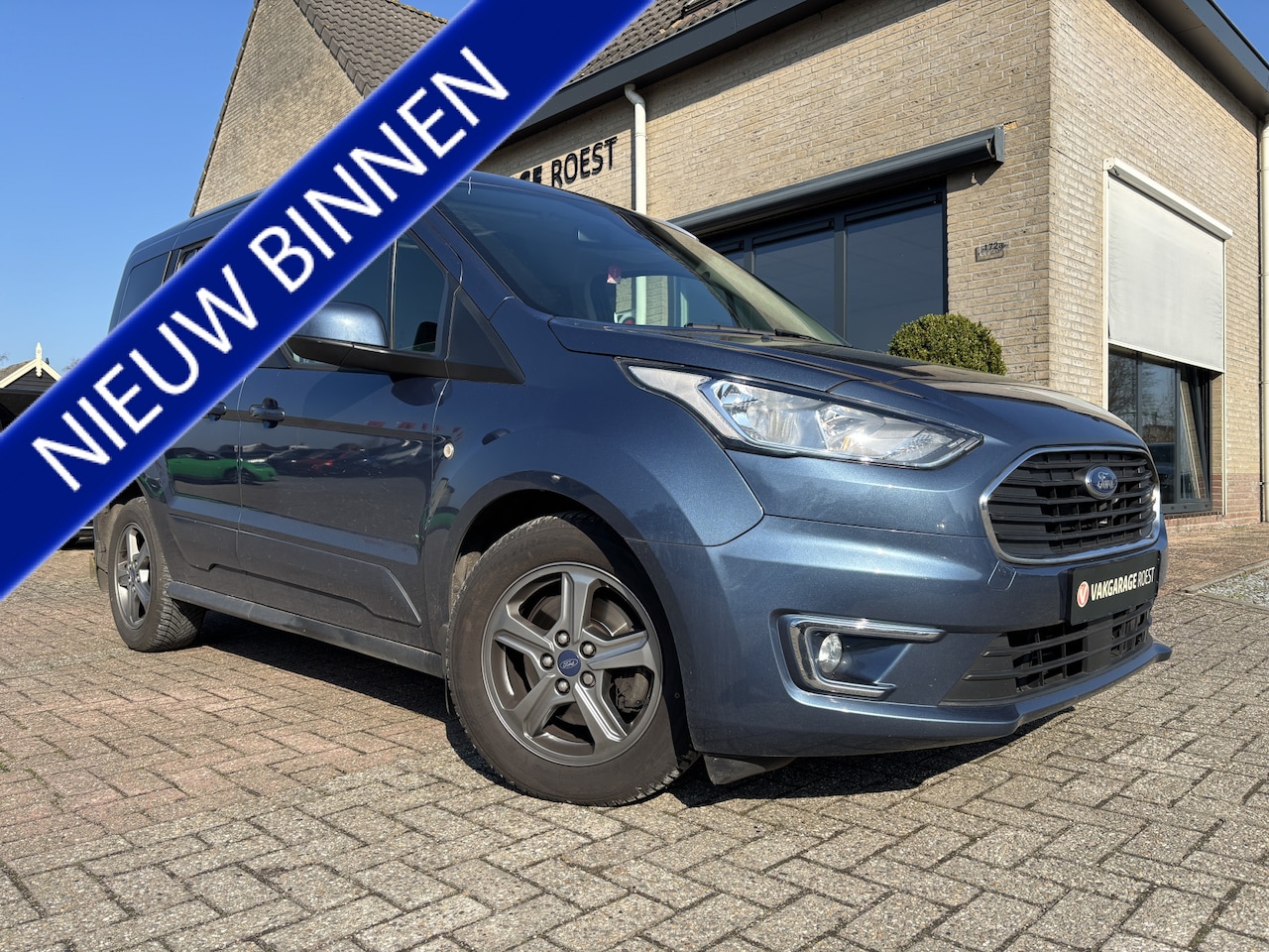 Ford Tourneo Connect Compact - 1.0 Turbo Titanium 5-Persoons Carplay / Panoramadak / All-Seasons - AutoWereld.nl