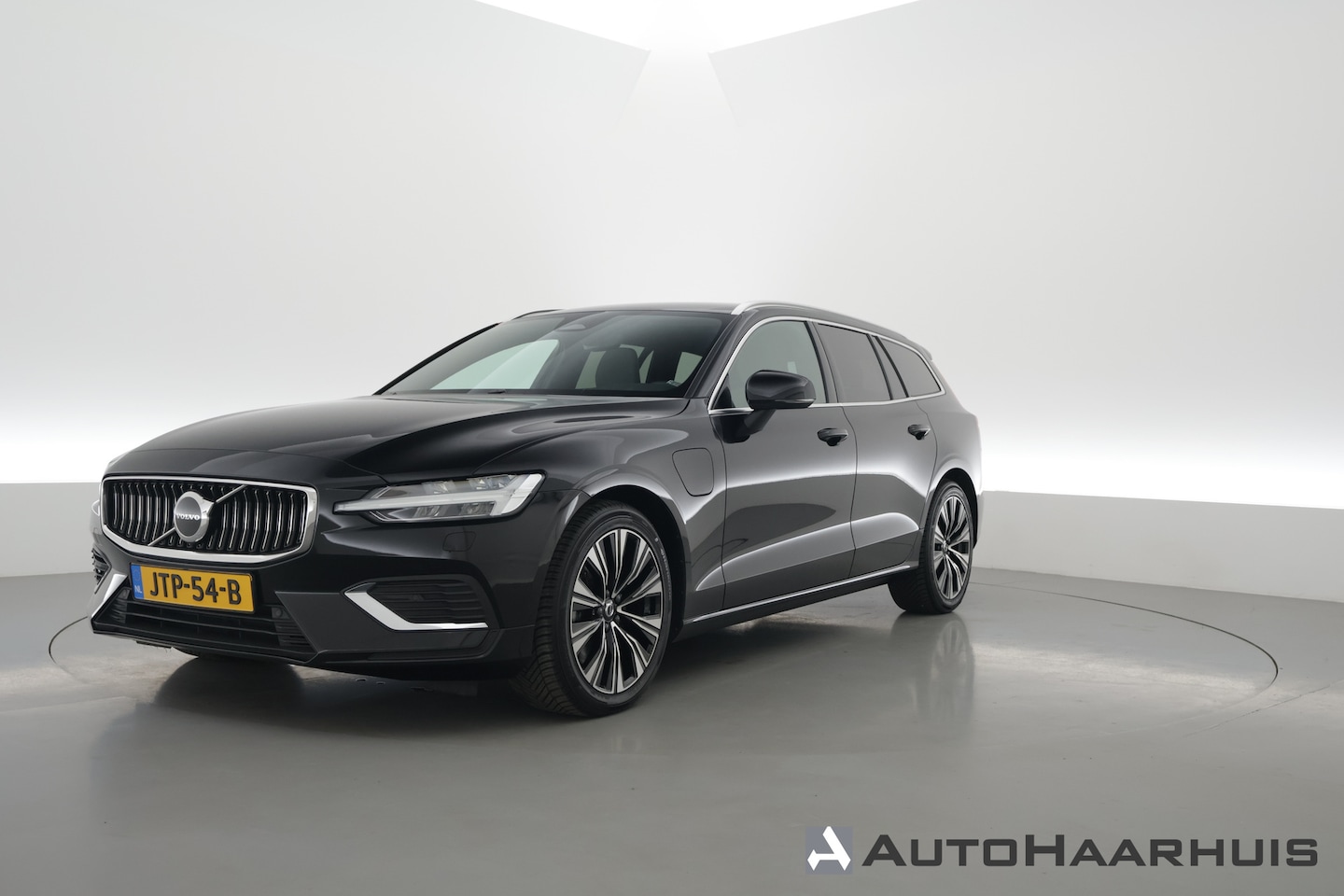 Volvo V60 - T6 Plug-in hybrid Plus Bright | long range | Pilot Assist | Bliss | Google info. | CarPlay - AutoWereld.nl