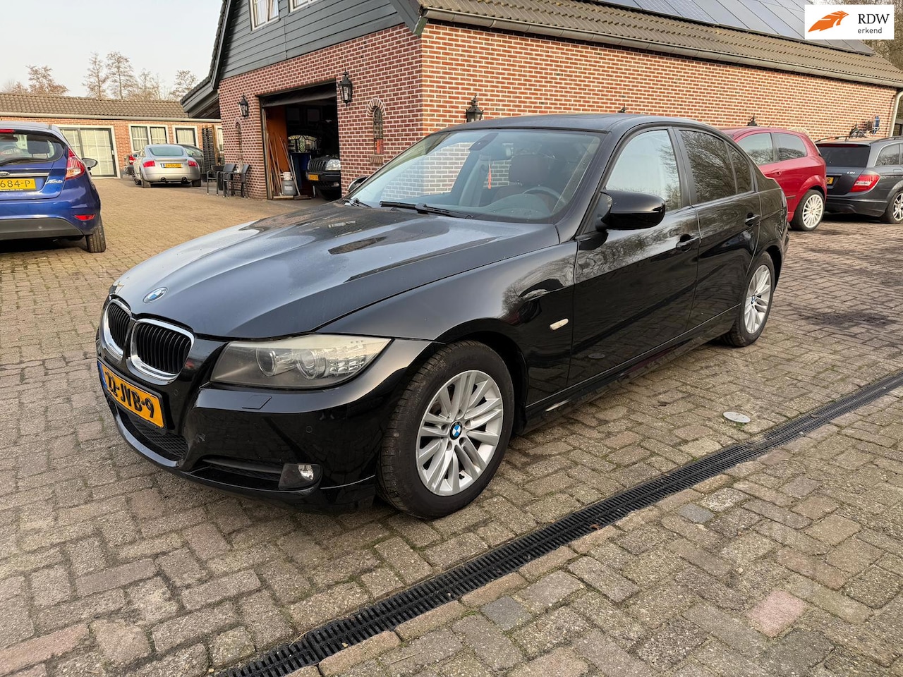 BMW 3-serie - 318i NIEUWE APK 28-01-2027 - AutoWereld.nl