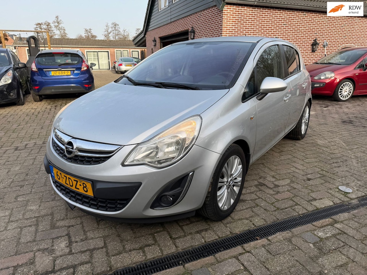 Opel Corsa - 1.4-16V Cosmo NIEUWE APK 24-02-2027 (zo ingeruild zo weg) - AutoWereld.nl