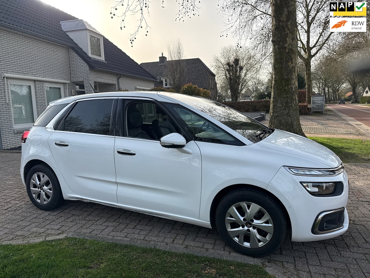 Citroën C4 Picasso - 1.2 PureTech Business 1.2 PureTech Business - AutoWereld.nl