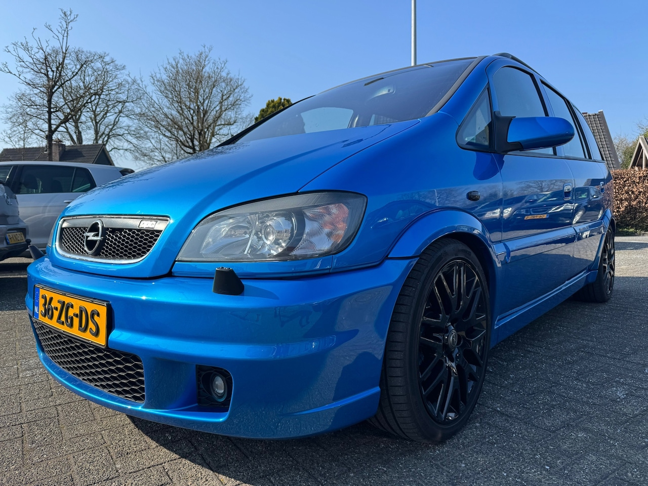 Opel Zafira - 2.0-16V OPC 420nm 300pk,7Prsn,Apk7/2/27,Leder,Airco - AutoWereld.nl