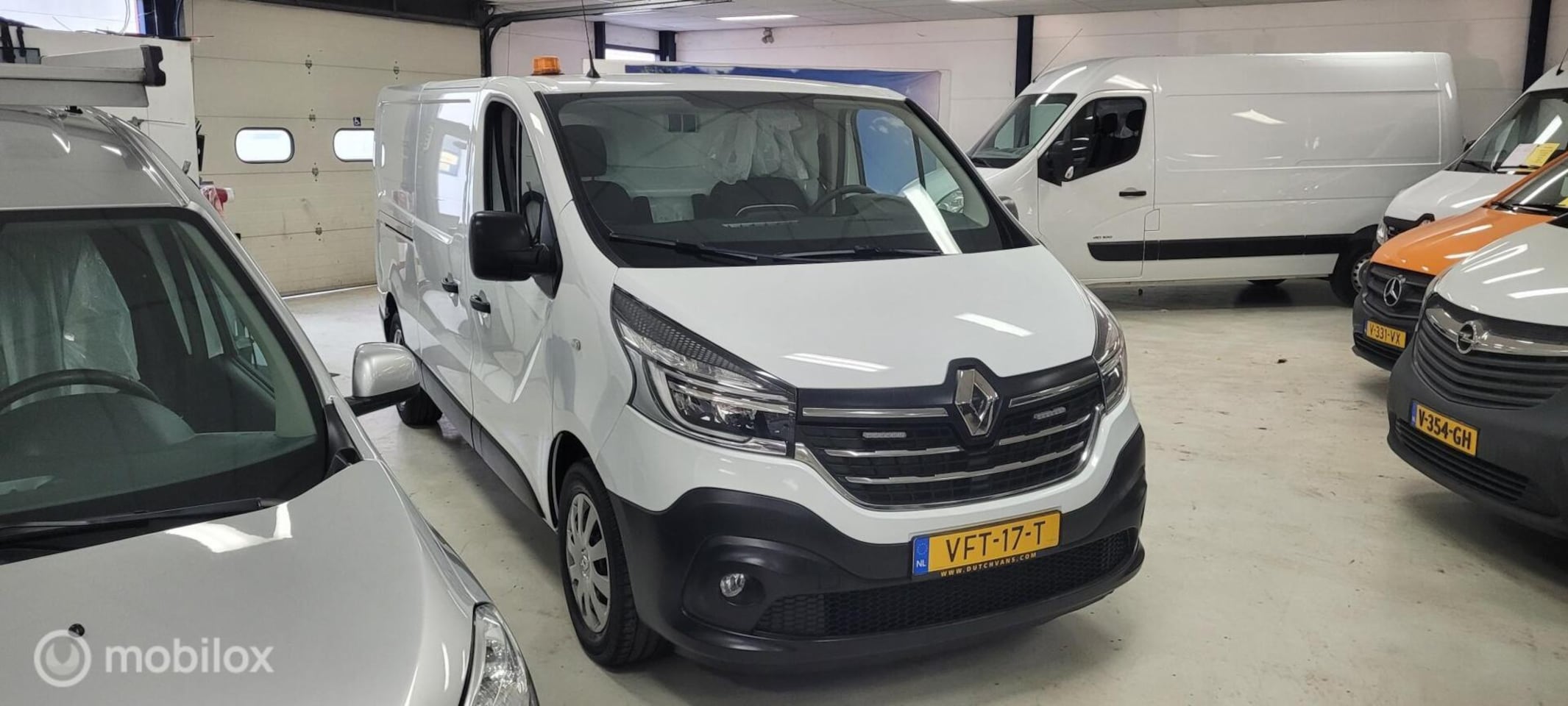 Renault Trafic - bestel 2.0 dCi 120 T29 L2H1 Comfort - AutoWereld.nl