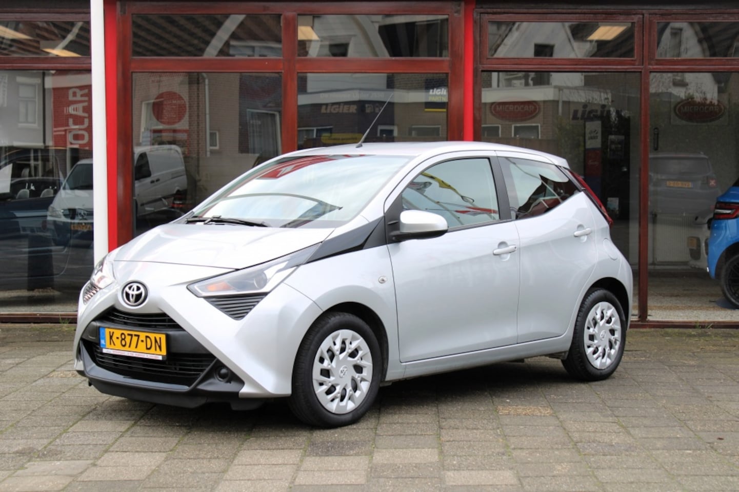 Toyota Aygo - 1.0 VVT-i x-play x-shift - AutoWereld.nl