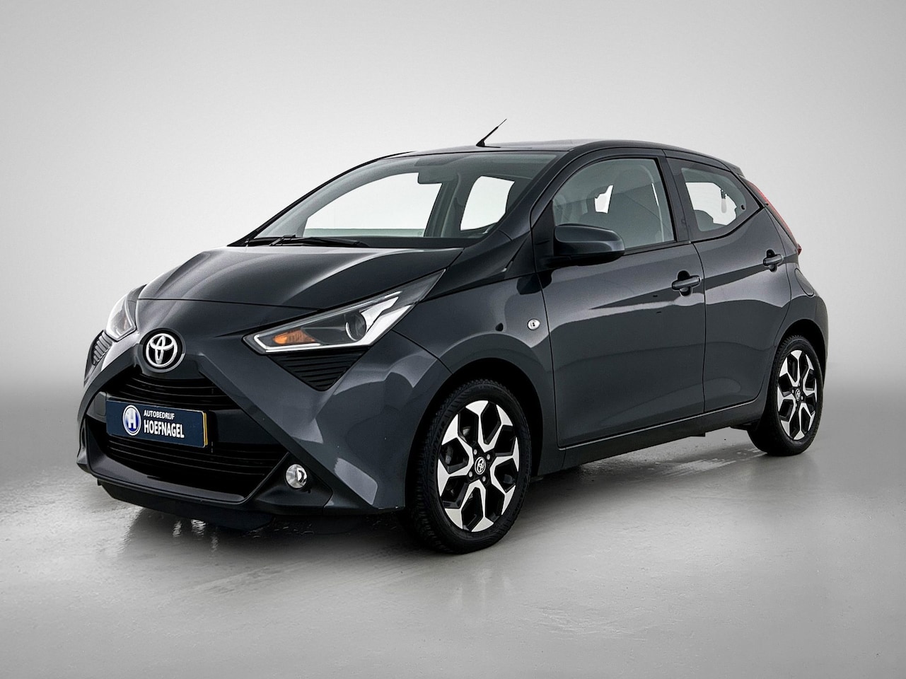 Toyota Aygo - 1.0 VVT-i x-cite | Automaat | Airco | CarPlay | Camera - AutoWereld.nl