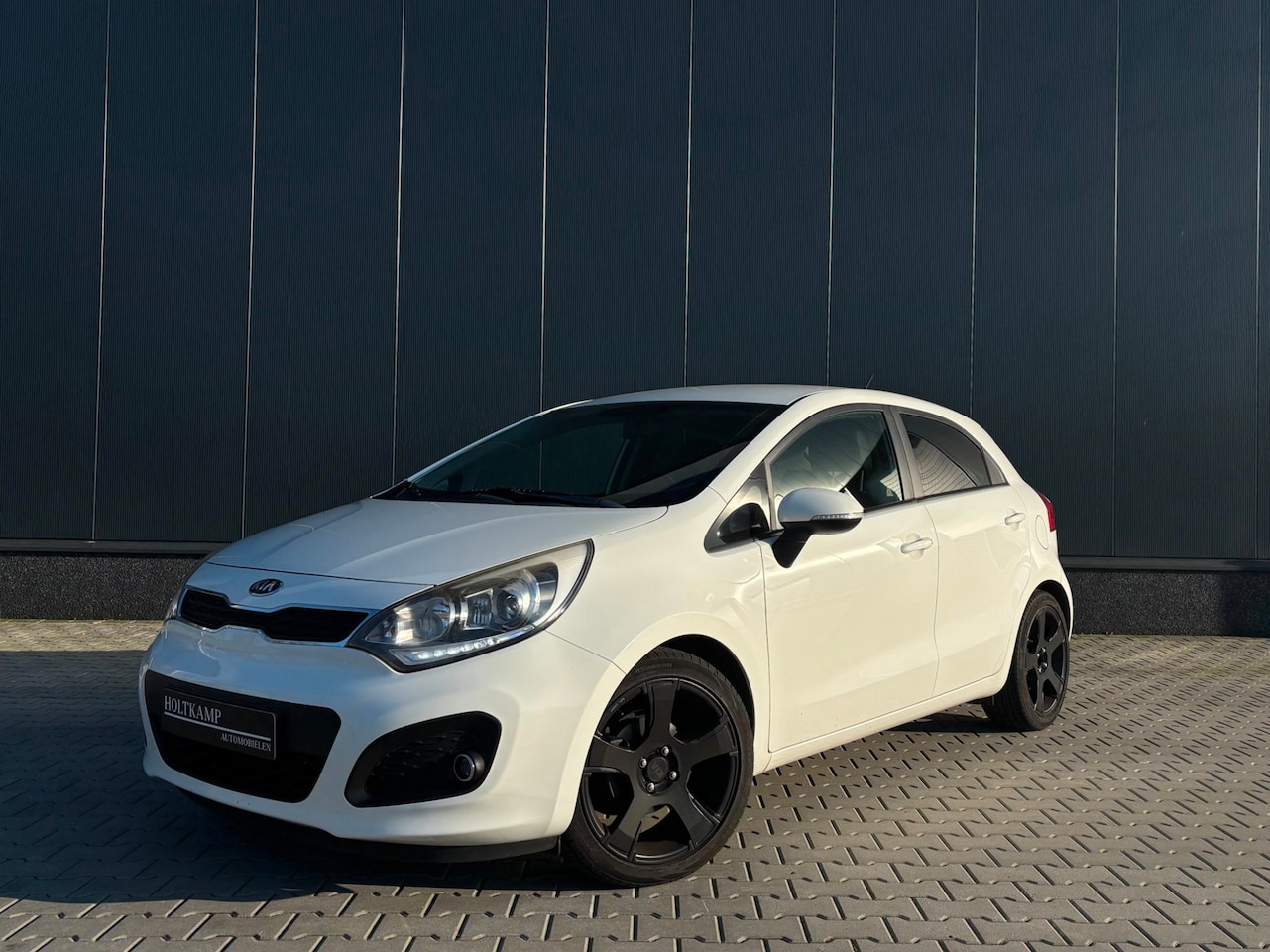 Kia Rio - 1.2 CVVT World Cup Edition | CRUISE | BLUETOOTH | AIRCO | ELEKTRISCHE RAMEN - AutoWereld.nl