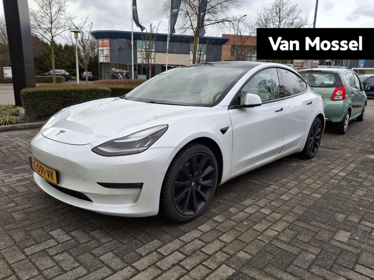 Tesla Model 3 - Long Range RWD Long Range AWD 75 kWh BTW AUTO | PANORAMADAK | LEDER | ELEKTRISCHE STOEL | CAMERA | AUTOPI - AutoWereld.nl