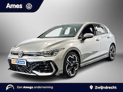 Volkswagen Golf - 1.5 150pk eTSI R-Line Edition Dodehoeksensoren | Achteruitrijcamera | Stuurverwarming