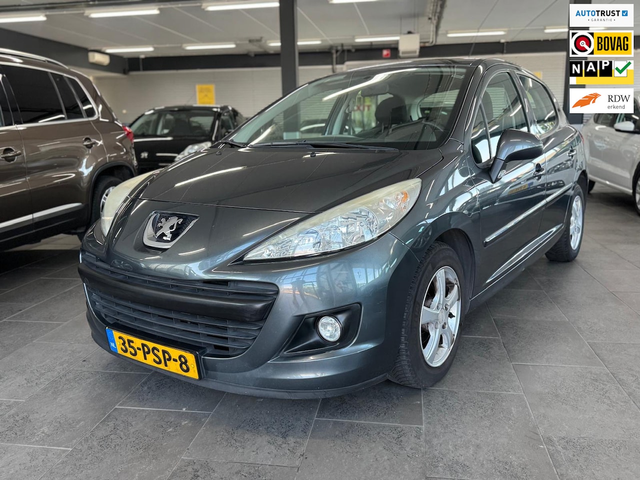 Peugeot 207 - 1.4 VTi Access 5-deurs airco cruise controle lm-velgen elektrische pakket parrot - AutoWereld.nl