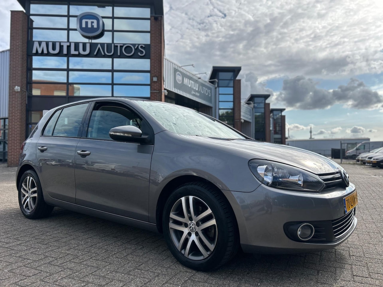 Volkswagen Golf - 1.2 TSI Tour 5deurs Airco NAP APK - AutoWereld.nl