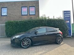 Ford Focus - 2.0 ST-2 Climate C, Cruise C, Stoelverw, Navigatie MAANDAG 16-03 ZIJN WIJ GEOPEND VAN 10:0