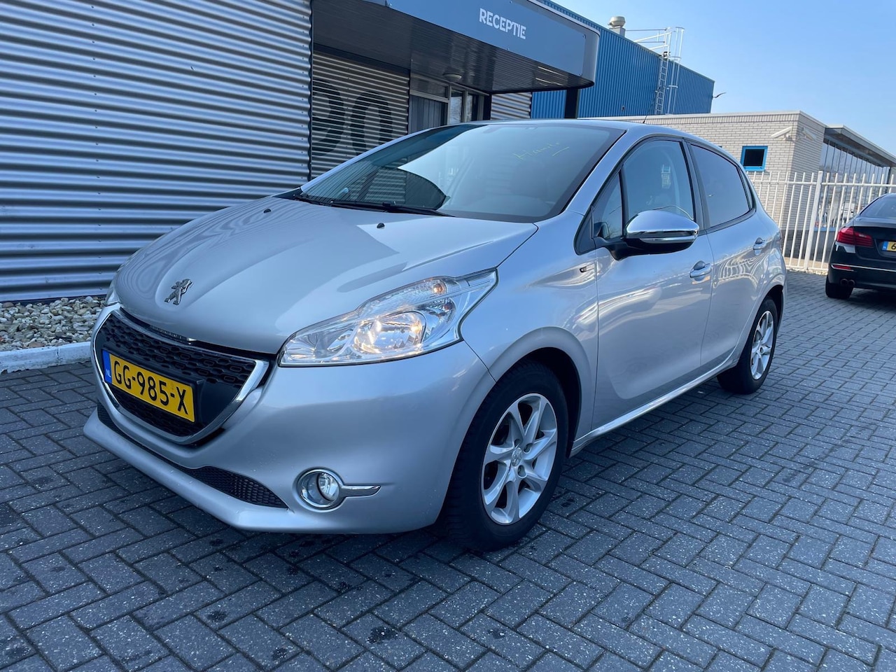 Peugeot 208 - 1.2 PureTech Style 1.2 PureTech Style - AutoWereld.nl
