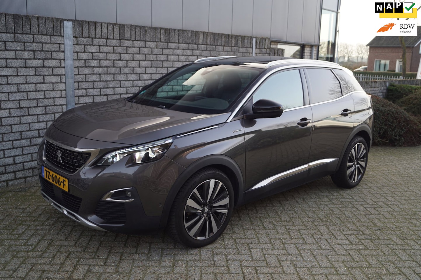 Peugeot 3008 - 1.6 PureTech GT Line Autom Panodak Luxe Leder Navi Camera Clima Adaptiece Cruise 2x PDC LM - AutoWereld.nl