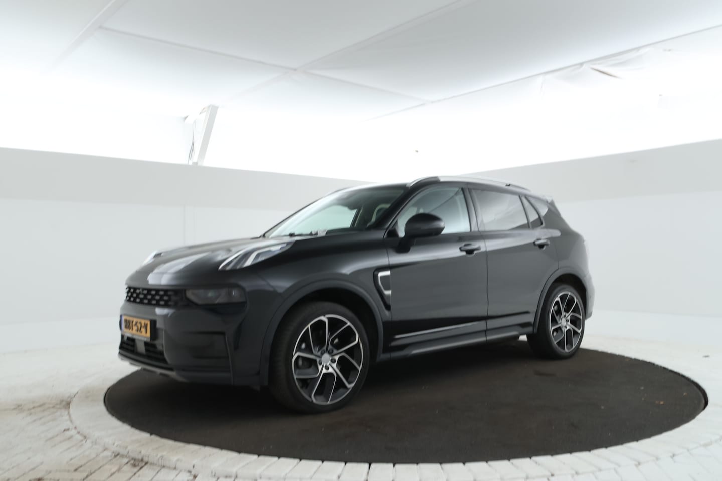 Lynk & Co 01 - 1.5 Full Black, Panorama Dak, Digital Dash - AutoWereld.nl