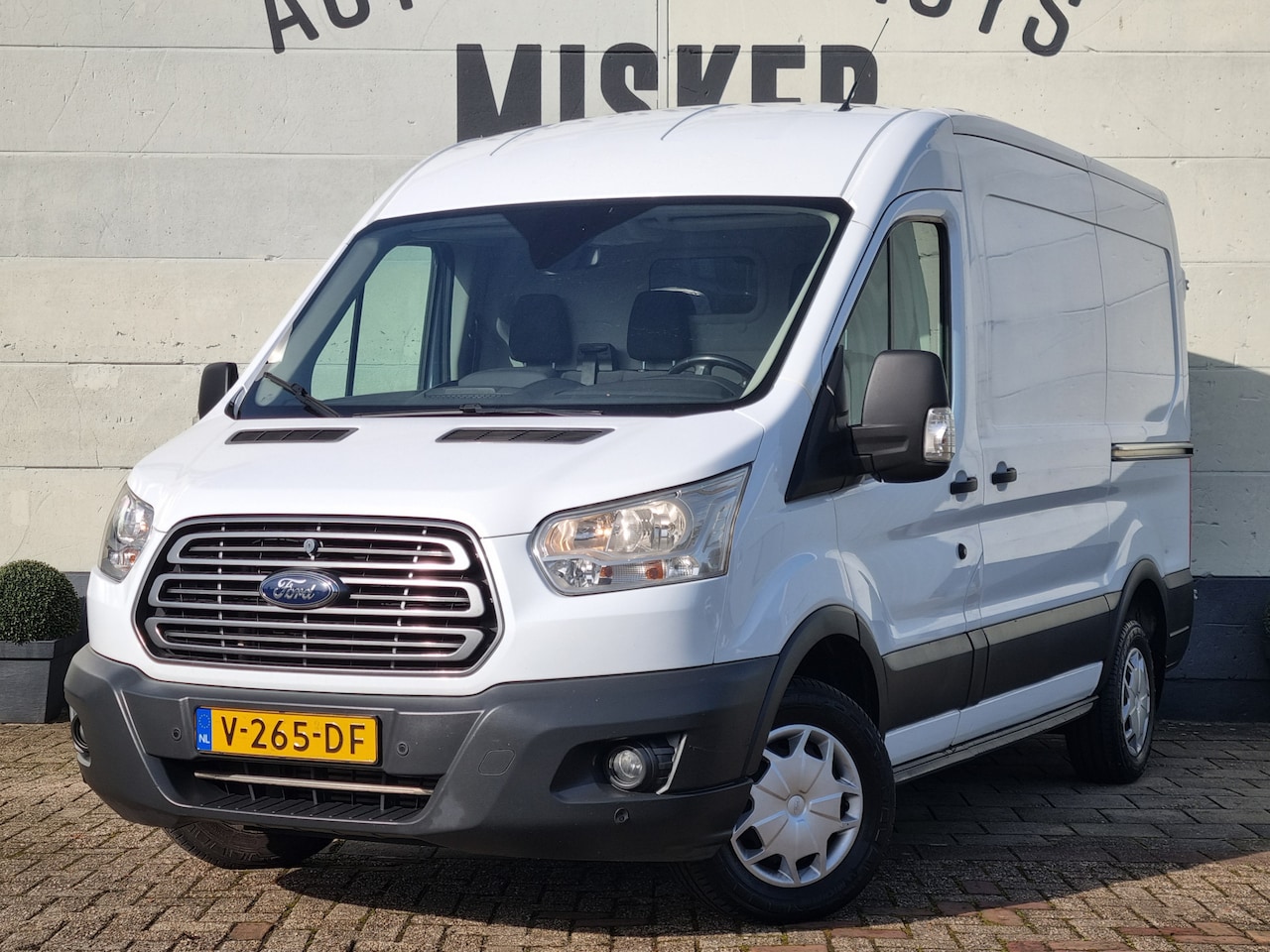 Ford Transit - 290 2.0 TDCI L2H2 Trend CAMERA / 2X SCHUIFDEUR / TREKHAAK / AIRCO - AutoWereld.nl
