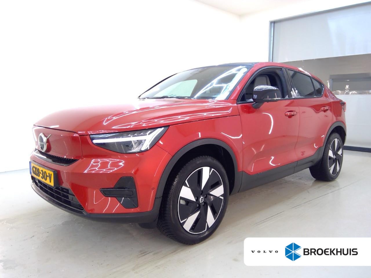 Volvo EC40 - Single Motor Core 70 kWh | PDC V+A en 360 camera | Adaptive Cruiscontrol | BLIS | Extra ge - AutoWereld.nl