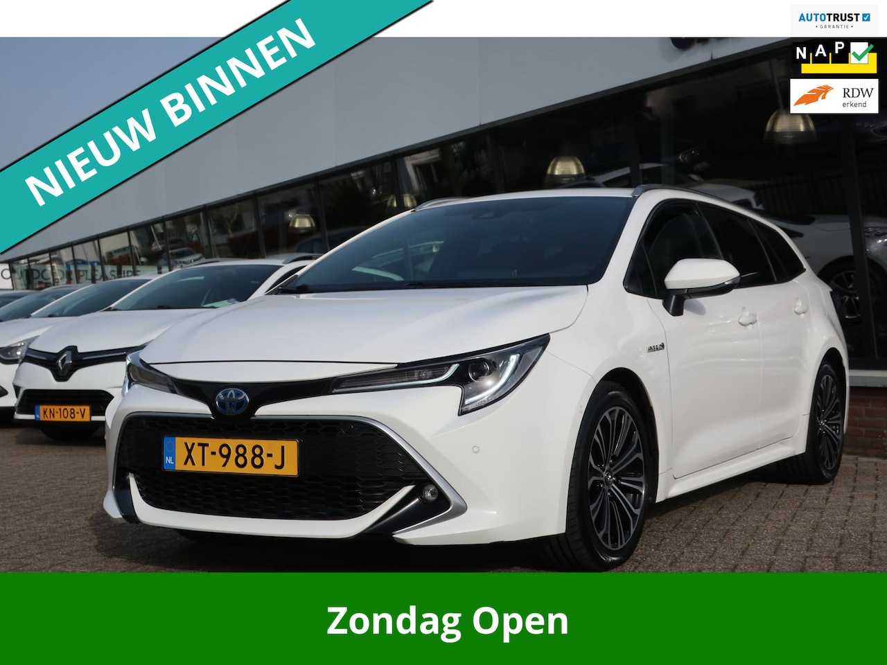 Toyota Corolla Touring Sports - 1.8 Hybrid Executive LED_ADAP-CRUIS_HUDUP_KEYLESS_CAM_NAP. - AutoWereld.nl