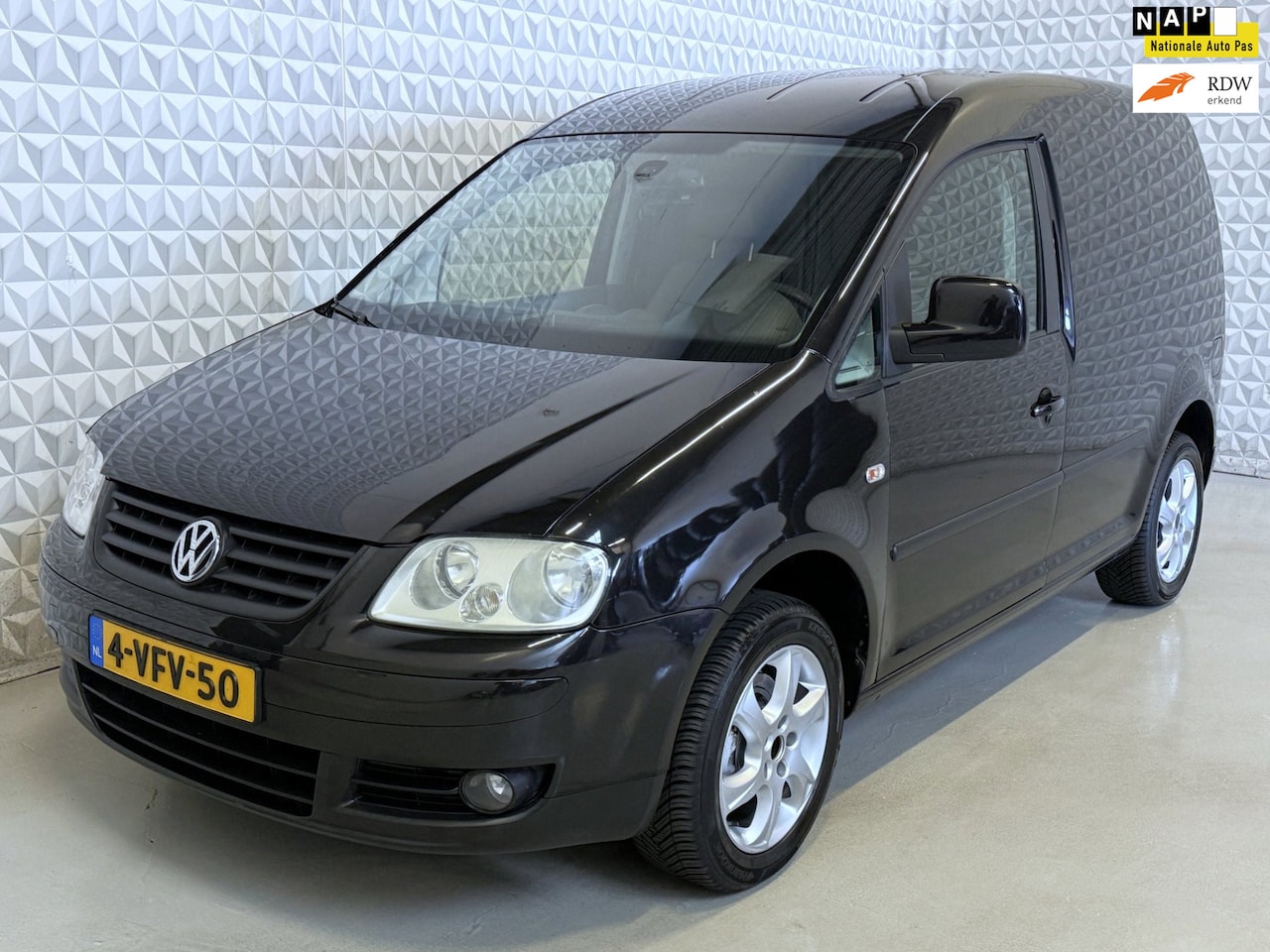 Volkswagen Caddy - 1.9 TDI Airco PDC Schuifdeur Trekhaak (2010) - AutoWereld.nl