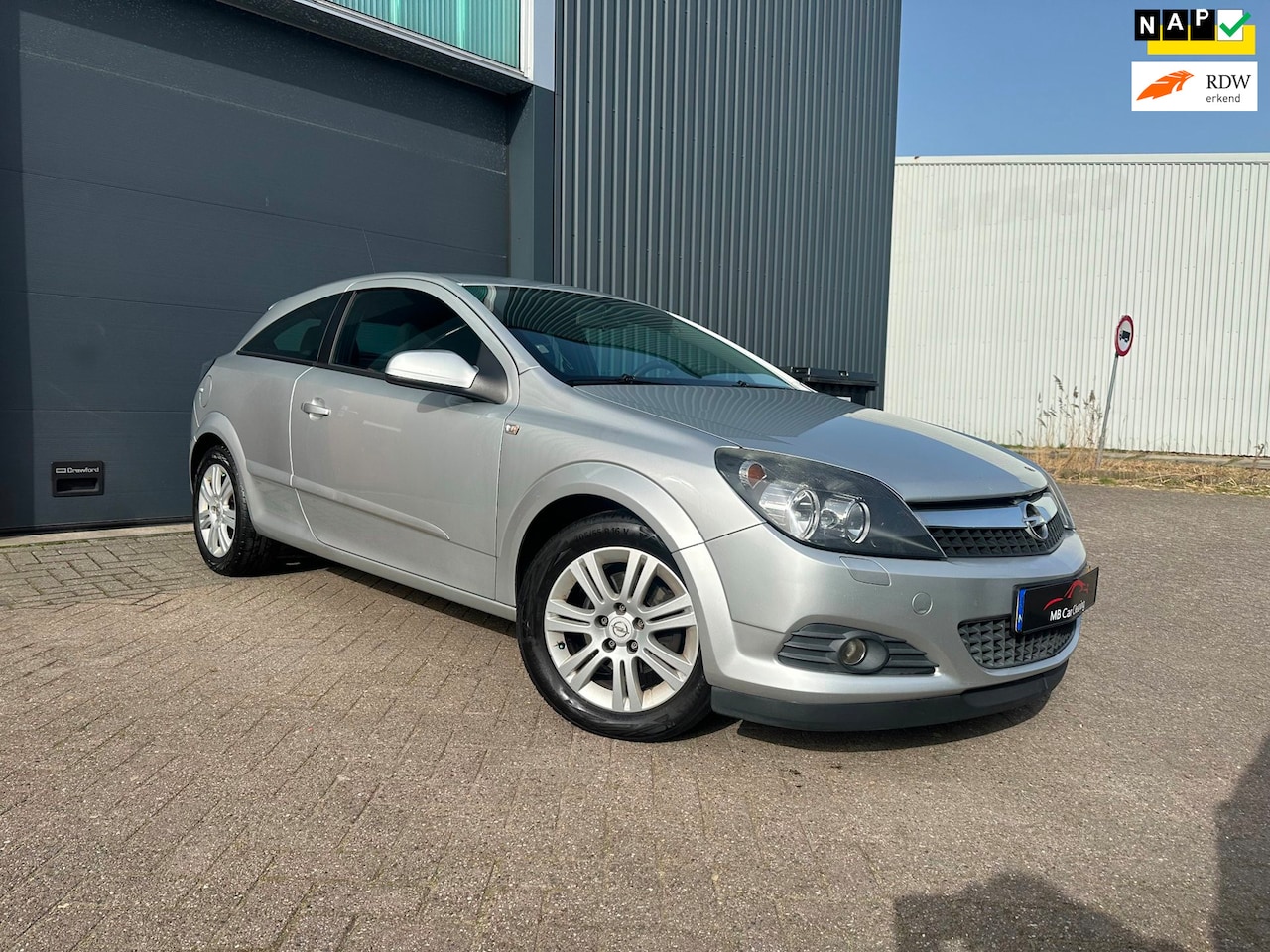 Opel Astra GTC - 1.6 Temptation onderhouds historie compleet - AutoWereld.nl