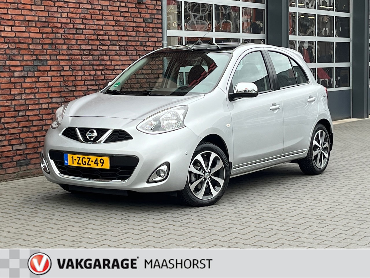 Nissan Micra - 1.2 DIG-S Tekna ParkeerSensoren/Navigatie/KeylessStart/Clima/Airco/Carplay/Cruise/Trekhaak - AutoWereld.nl