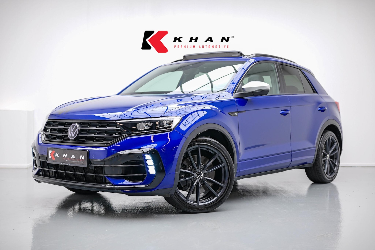 Volkswagen T-Roc - 2.0 TSI 4Motion R |Pano|Akra|Dodehoek|Beats|Leder| - AutoWereld.nl