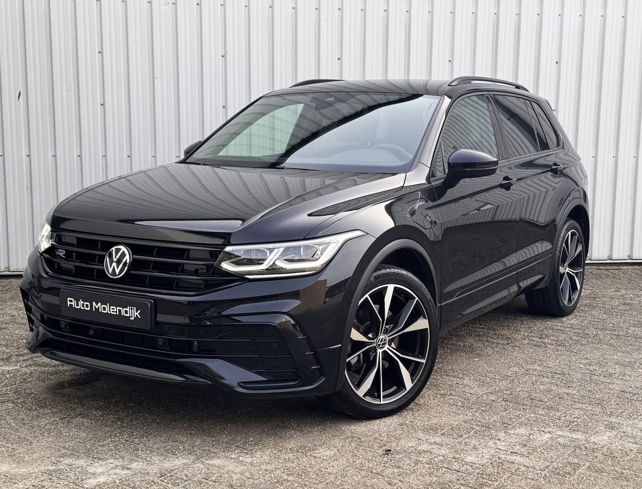 Volkswagen Tiguan - 1.4 TSI PHEV e-Hybrid R-Line / Matrix / 20 inch / el. trekh. / DCC / Keyless - AutoWereld.nl