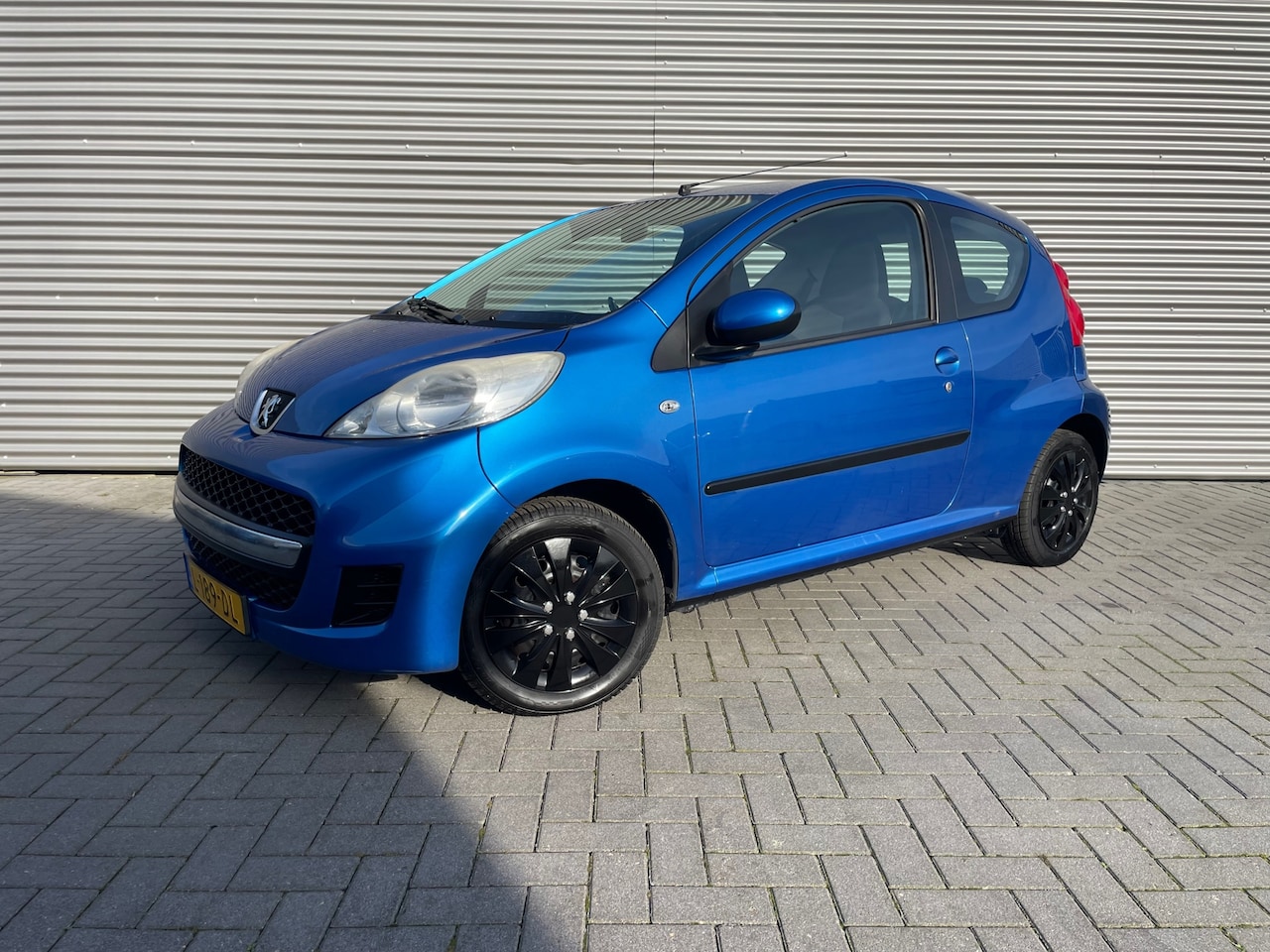 Peugeot 107 - 1.0-12V XS bouwjaar 2010 met nw apk - AutoWereld.nl