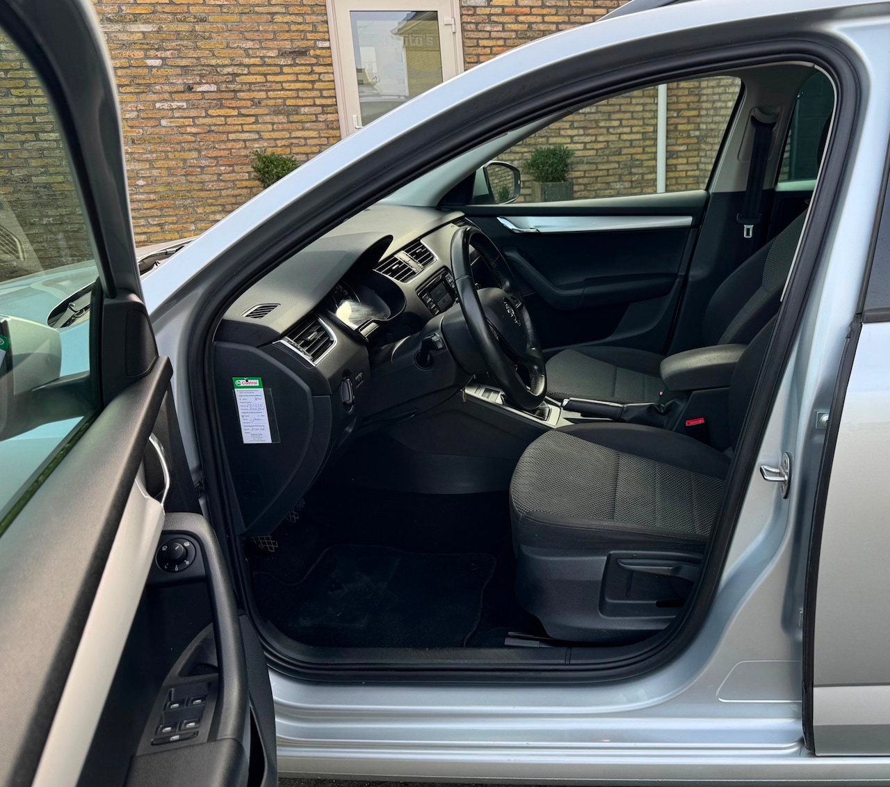 Skoda Octavia Combi - 1.2 Bj 2015 Van eerste Eigenaar zeer nette auto - AutoWereld.nl