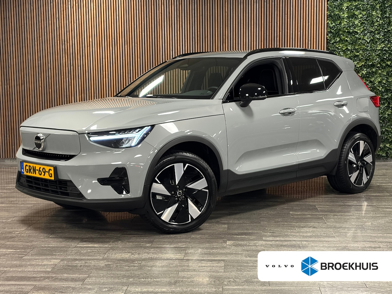 Volvo EX40 - Recharge Single Motor Plus 70 kWh | Trekhaak | 100% SoH | Adaptieve Cruise Control | Stoel - AutoWereld.nl