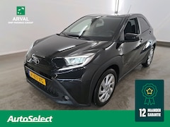 Toyota Aygo X - 1.0 VVT-i 72pk MT First | Apple CarPlay / Android Auto| 17" Velgen | LED | ECC | ACC | Pri