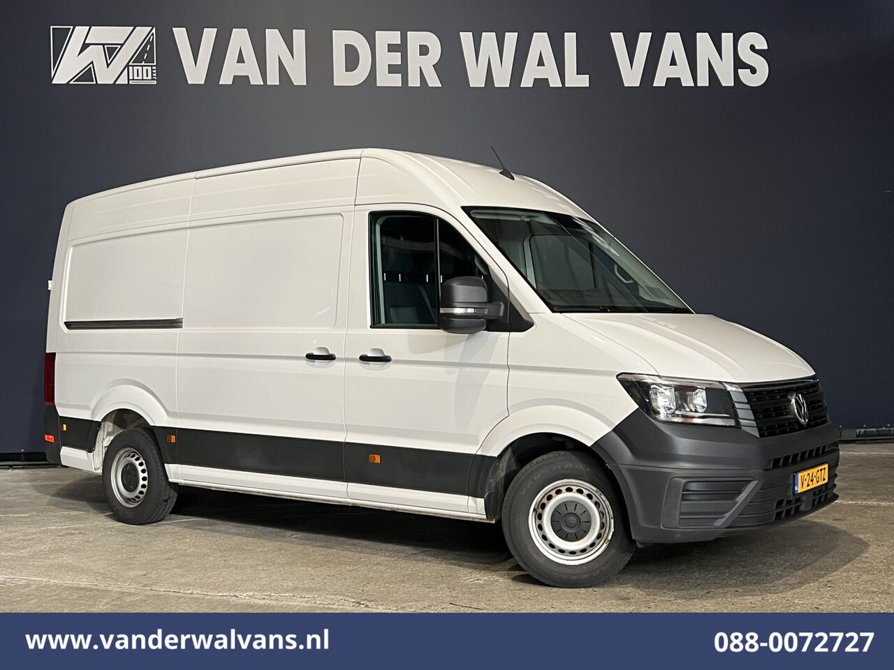 Volkswagen Crafter - 2.0TDI 140pk L3H3 L2H2 Euro6 Airco | Camera | Apple Carplay | Android Auto Bijrijdersbank, - AutoWereld.nl