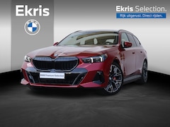 BMW 5-serie Touring - 530e M Sportpakket Pro/ Stuurwiel verwarmd/ Comfort Access/ Elektrische Trekhaak/ panorama