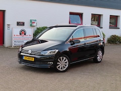 Volkswagen Touran - 1.8 TSI 180pk BMT DSG Highline 7 Zitplaatsen/ Trekhaak/ Stoelverwarming/ Massagestoel/ Ada