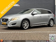Volvo V60 - 2.0 D3 Kinetic Automaat | NAVI | CRUISE | CLIMA | TREKHAAK | APK 08-10-2026 |