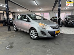 Opel Corsa - 1.4-16V Cosmo vol Automaat | stoel en stuur verwarming zeer nette