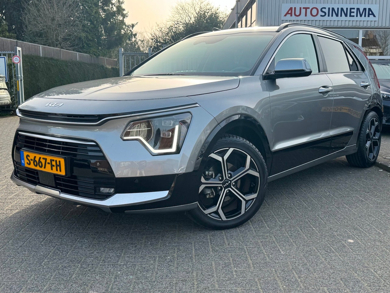 Kia Niro - 1.6 GDi Hybrid ExecutiveLine | Trekhaak | All Season | Panoramadak | HUD | Memory | - AutoWereld.nl