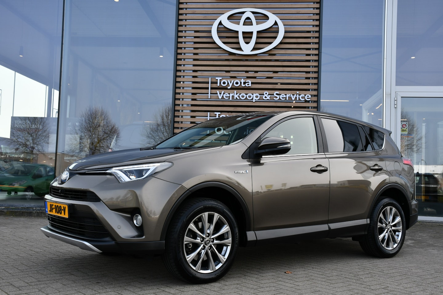 Toyota RAV4 - 2.5 Hybrid AWD Executive Business Automaat 197pk | Trekhaak 1.650 kg geremd | JBL-audio | - AutoWereld.nl