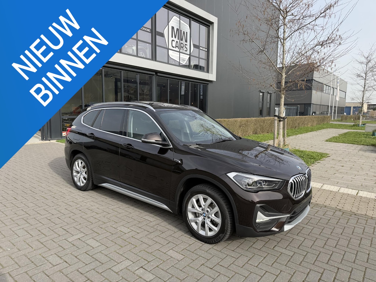 BMW X1 - xDrive25e X Line Pano, Camera, LED - AutoWereld.nl